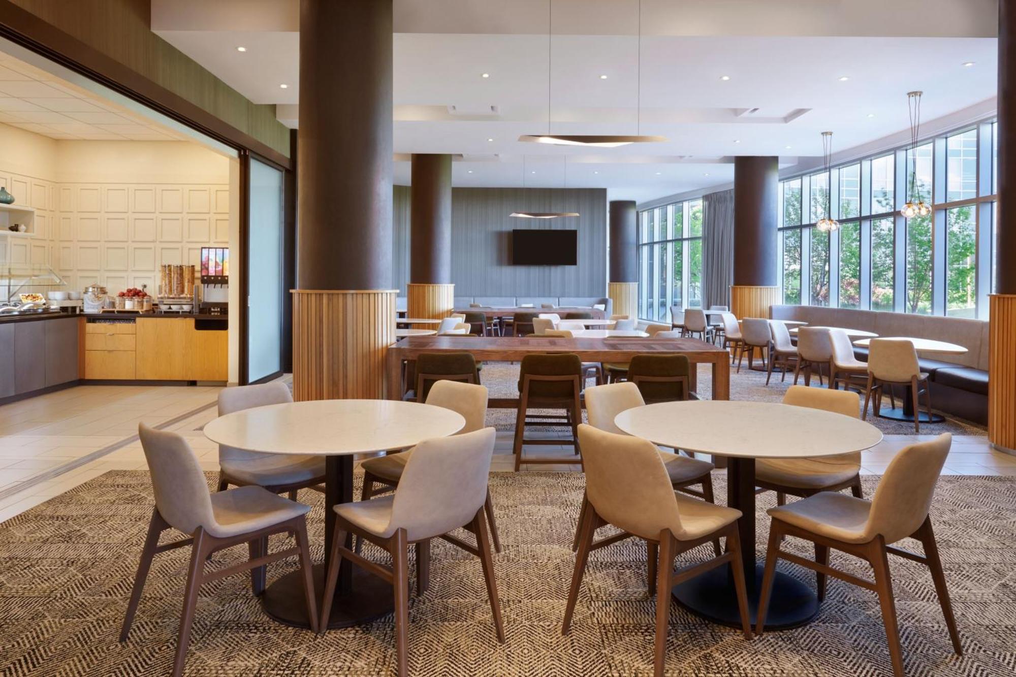 Residence Inn By Marriott Calgary Airport Exterior foto