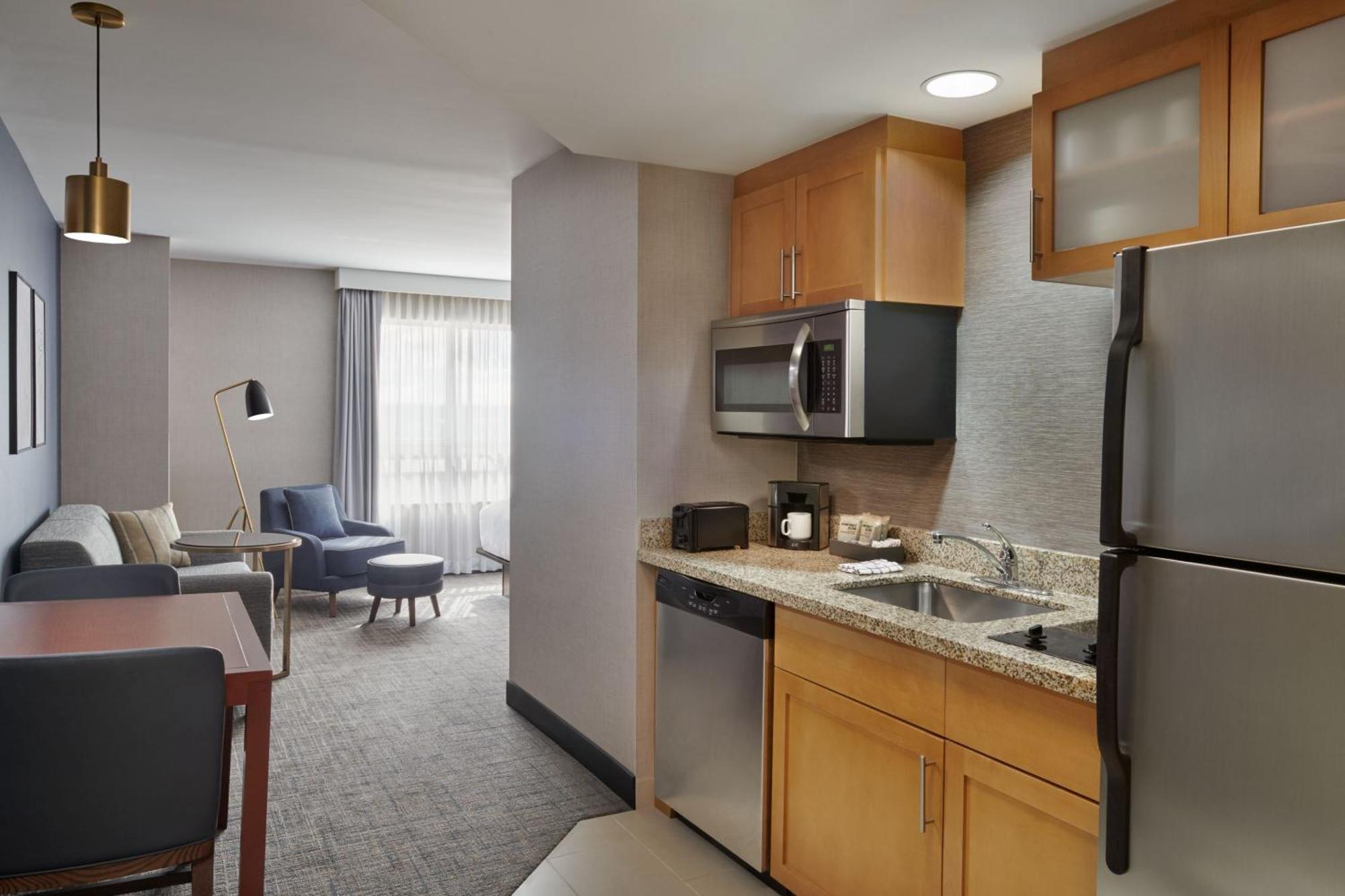 Residence Inn By Marriott Calgary Airport Exterior foto