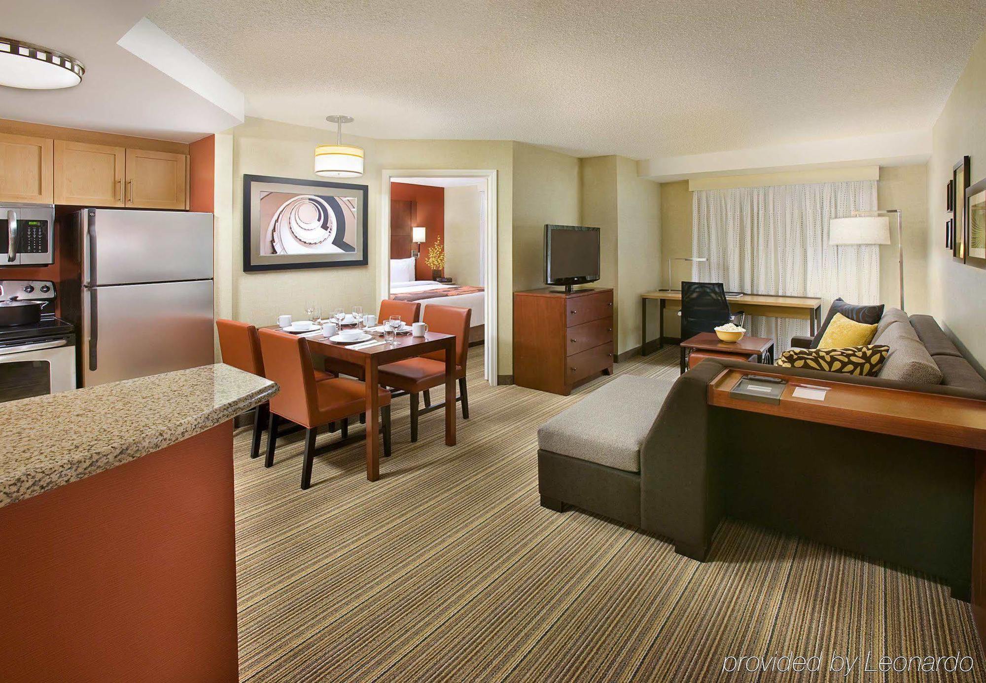 Residence Inn By Marriott Calgary Airport Exterior foto